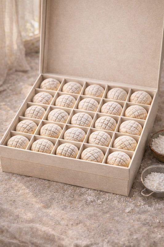 Kahk with Agameia & Walnuts - كحك بالعجمية و عين الجمل